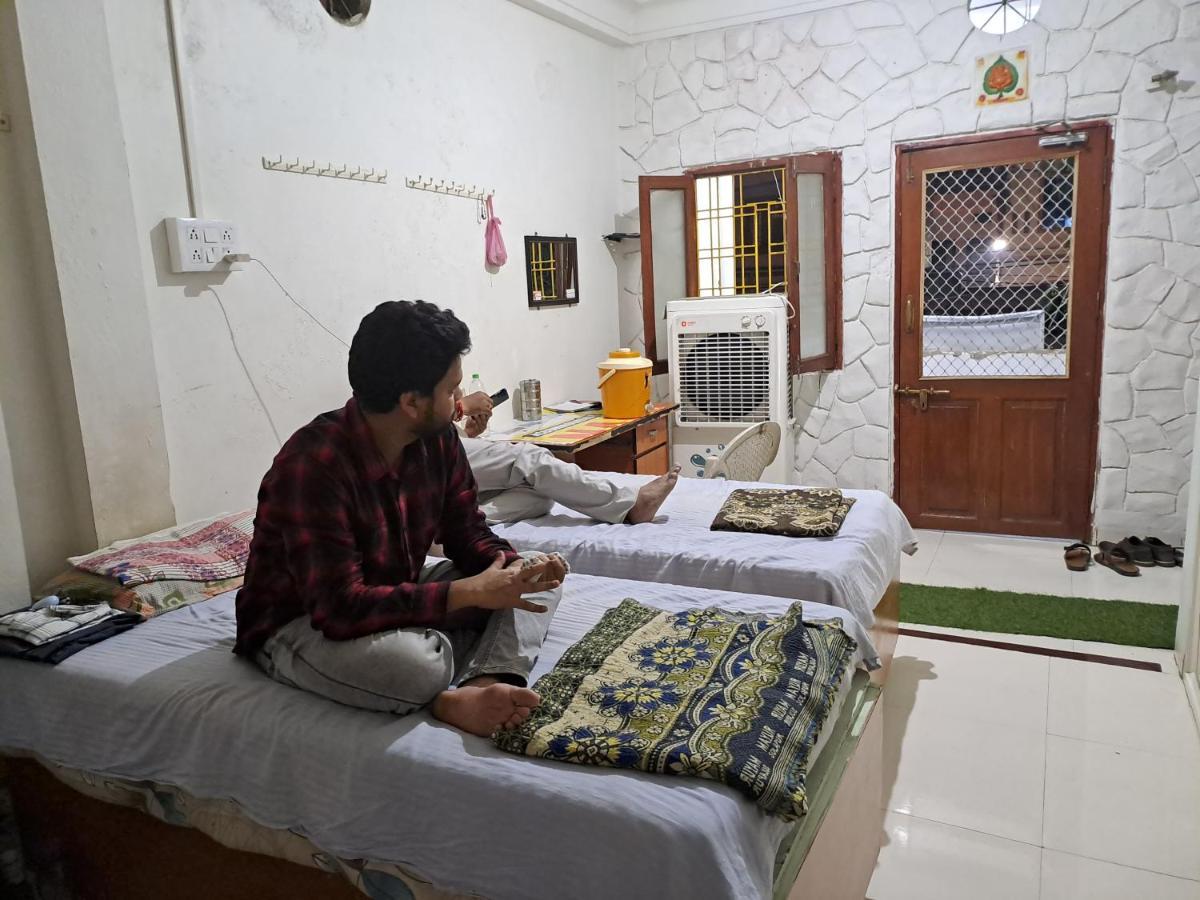 אינדורה Narmada Guest House מראה חיצוני תמונה