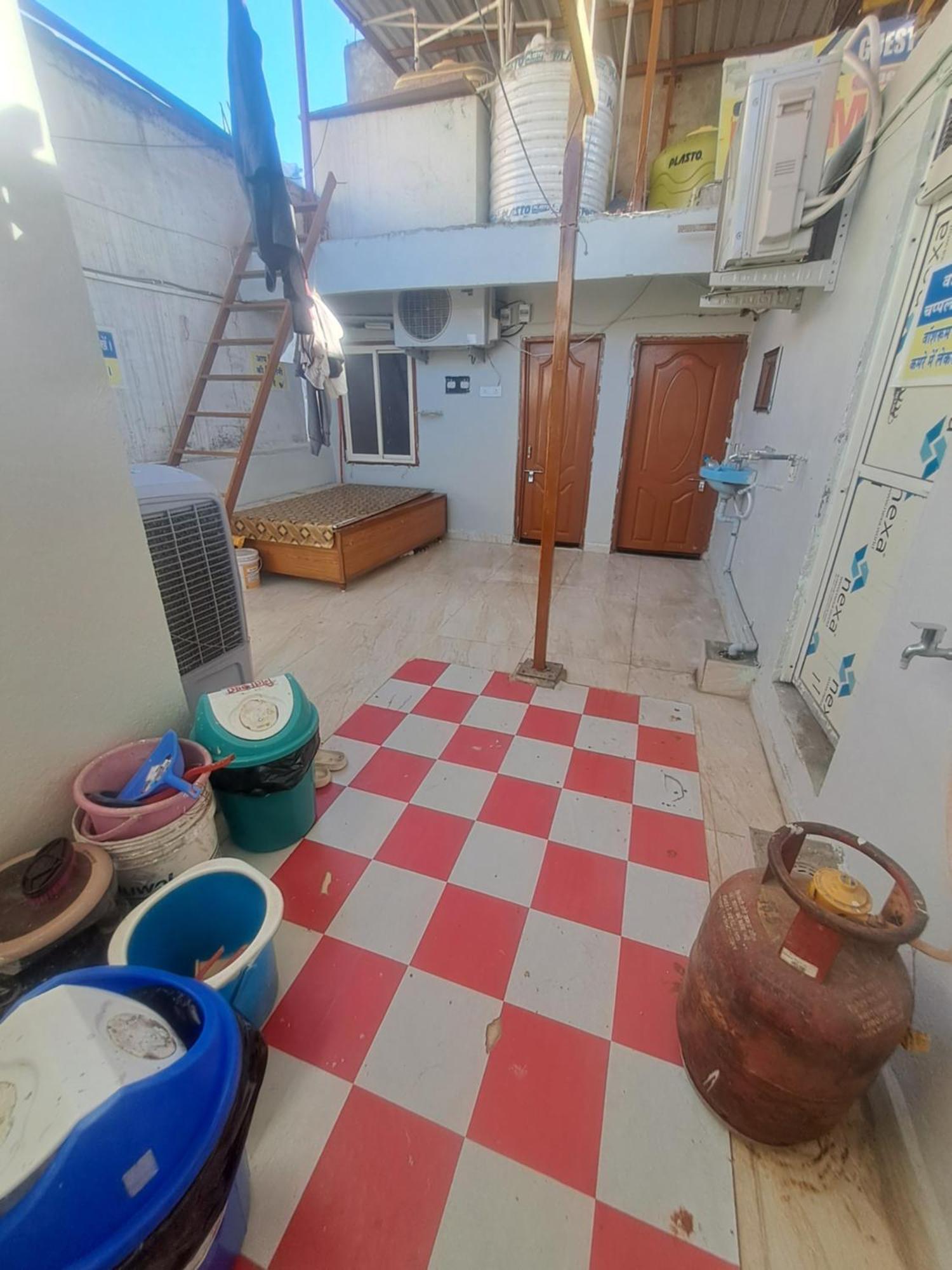 אינדורה Narmada Guest House מראה חיצוני תמונה